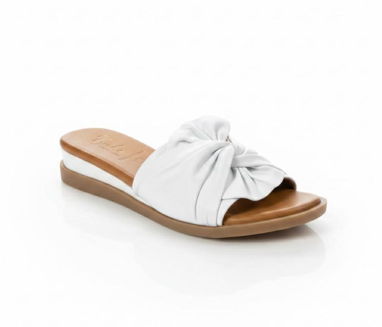 TYCHE # SASSY BLANC TYCHE # SASSY BLANC