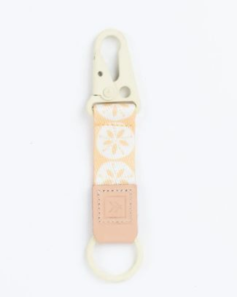 THREAD # KAYCHAIN CLIP SAND DOLLAR - - THREAD WALLETS LLC